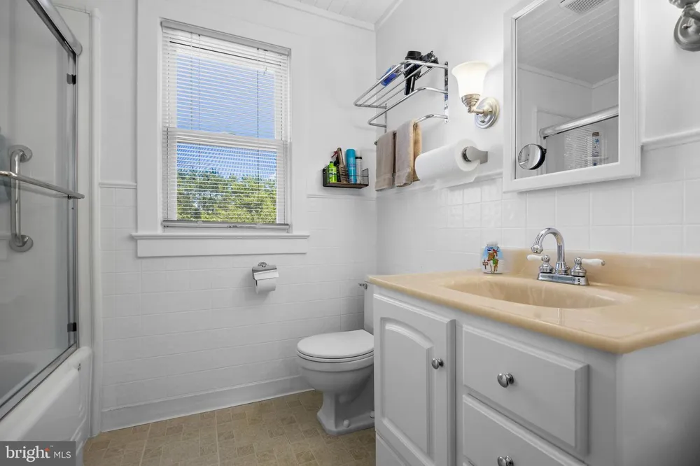120 LEJUNE Cinnaminson, NJ 08077