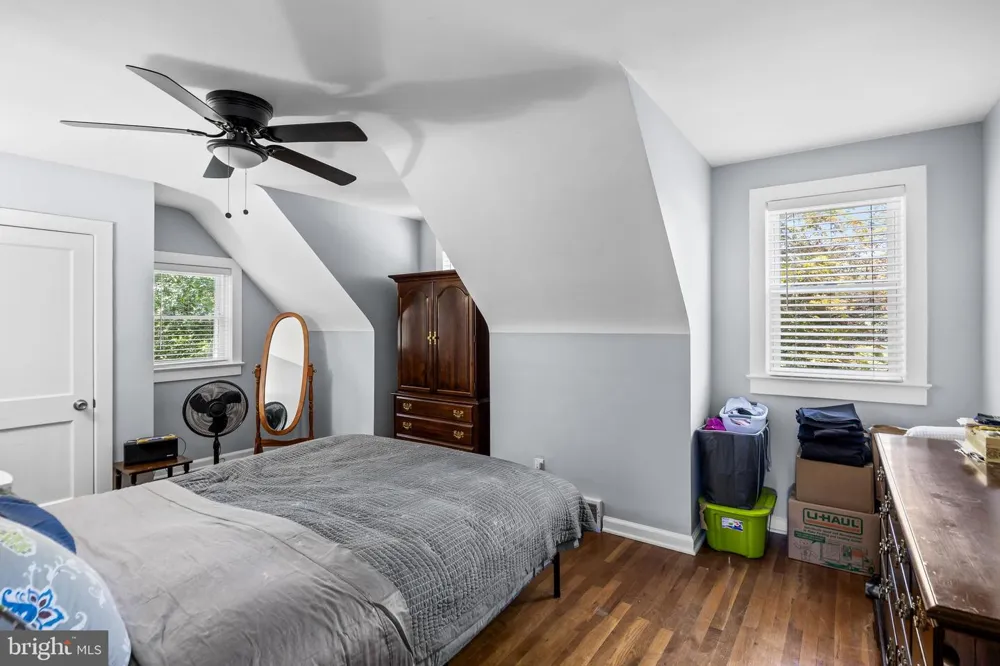 120 LEJUNE Cinnaminson, NJ 08077