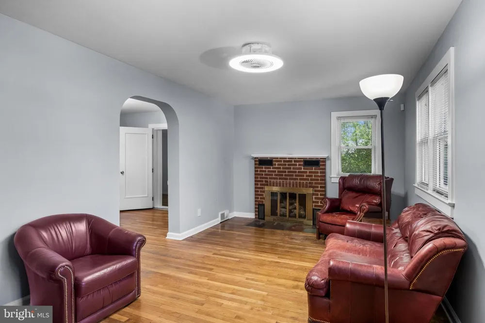 120 LEJUNE Cinnaminson, NJ 08077