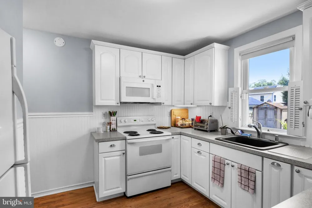 120 LEJUNE Cinnaminson, NJ 08077