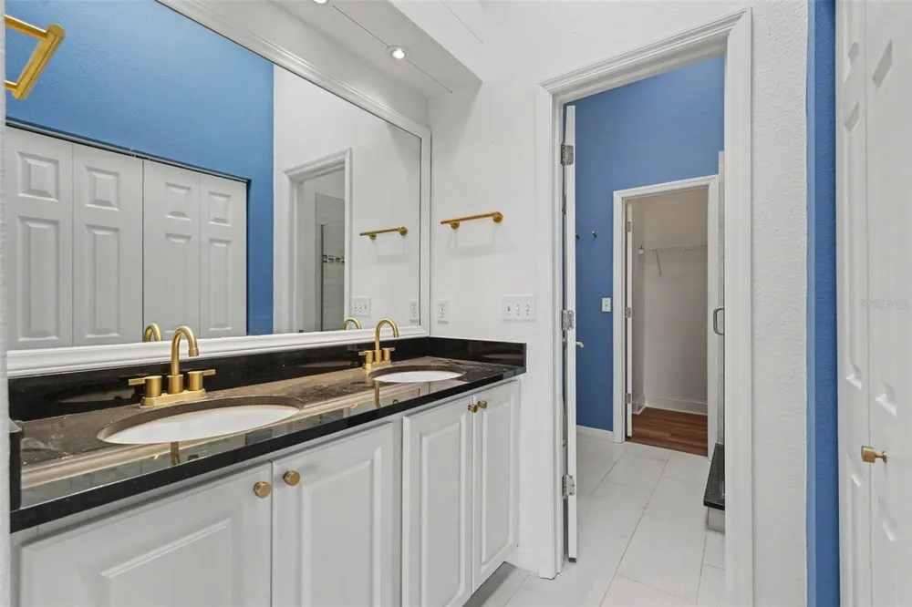 269 MADEIRA CIRCLE St Petersburg, FL 33715