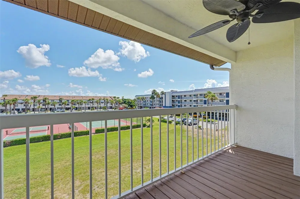 269 MADEIRA CIRCLE St Petersburg, FL 33715
