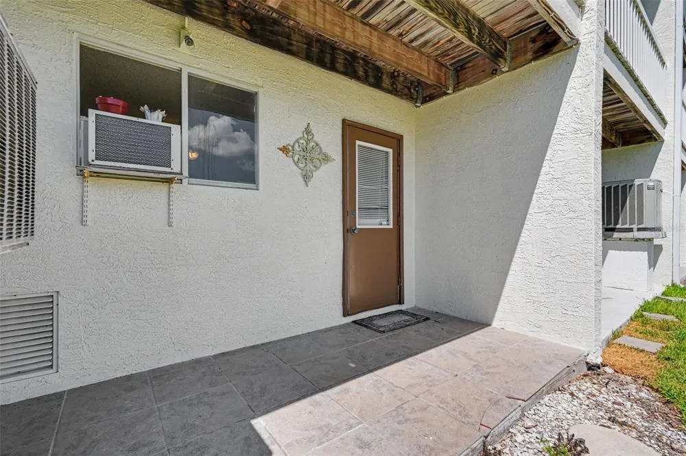 269 MADEIRA CIRCLE St Petersburg, FL 33715