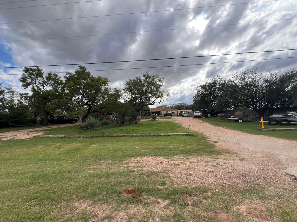 762 Scott Street Tye, TX 79563