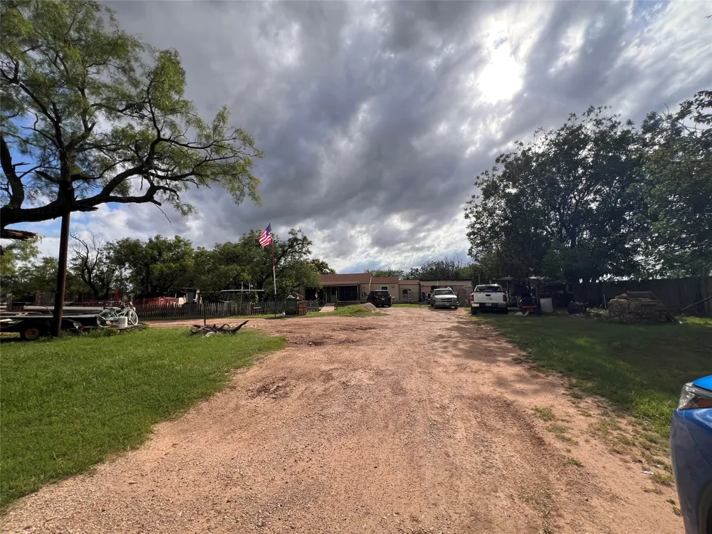 762 Scott Street Tye, TX 79563