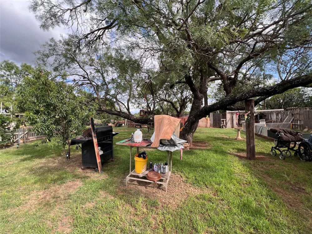 762 Scott Street Tye, TX 79563