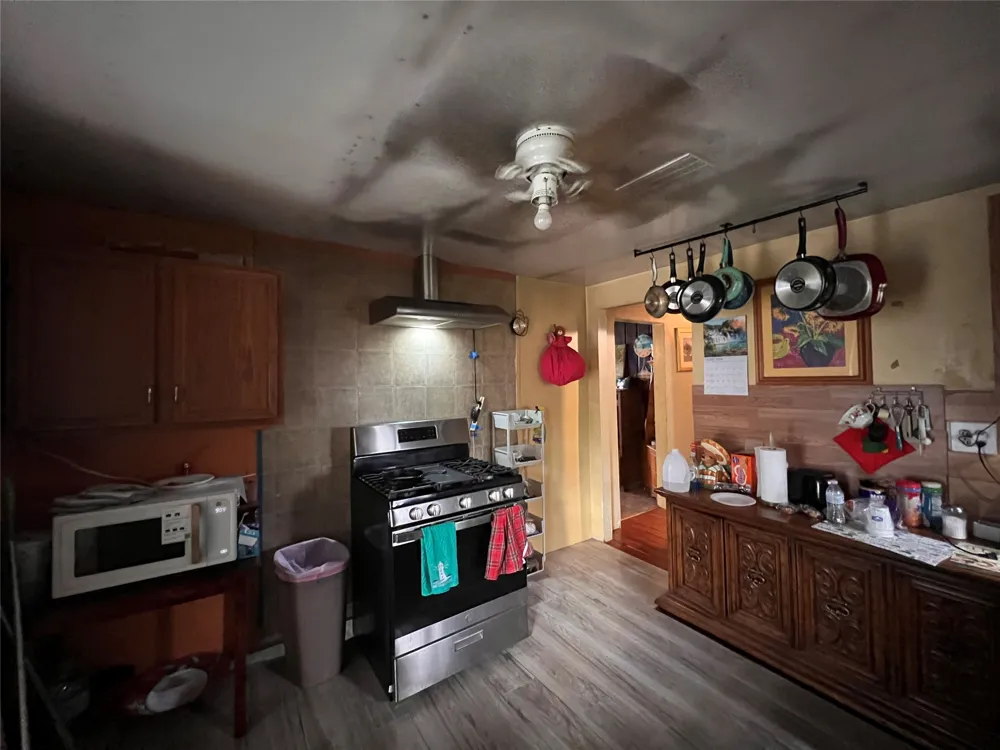 762 Scott Street Tye, TX 79563