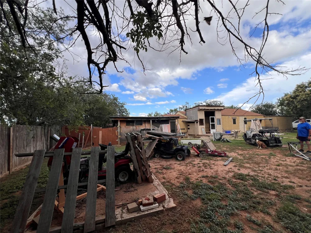 762 Scott Street Tye, TX 79563