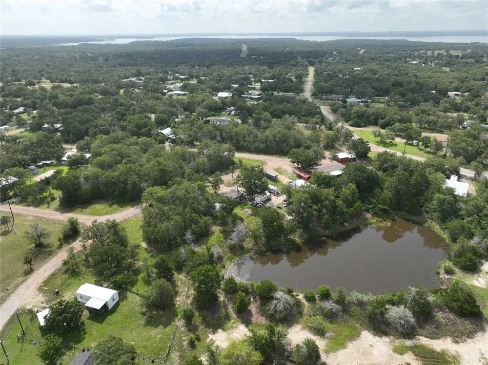125 Lakeview Loop Somerville, TX 77879