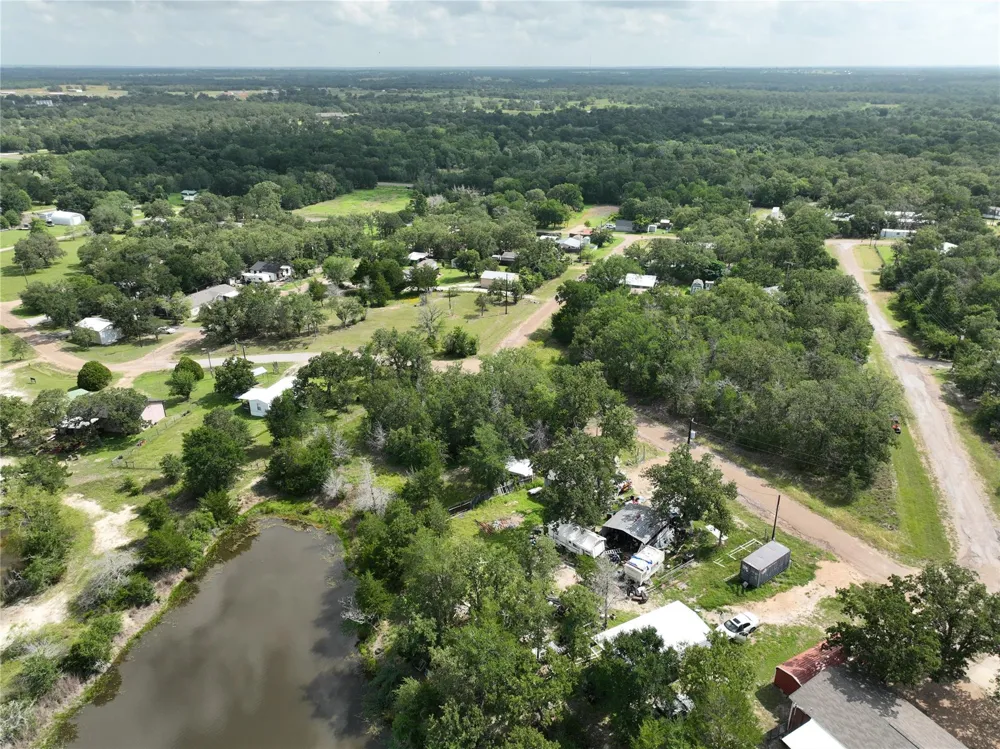125 Lakeview Loop Somerville, TX 77879