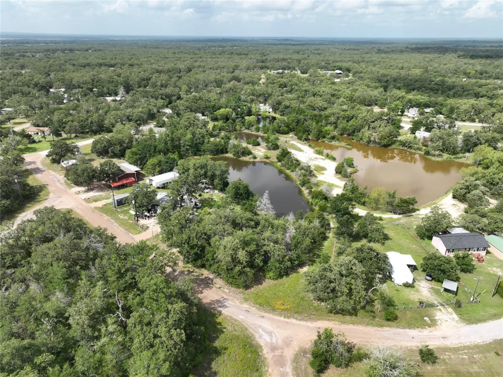 125 Lakeview Loop Somerville, TX 77879