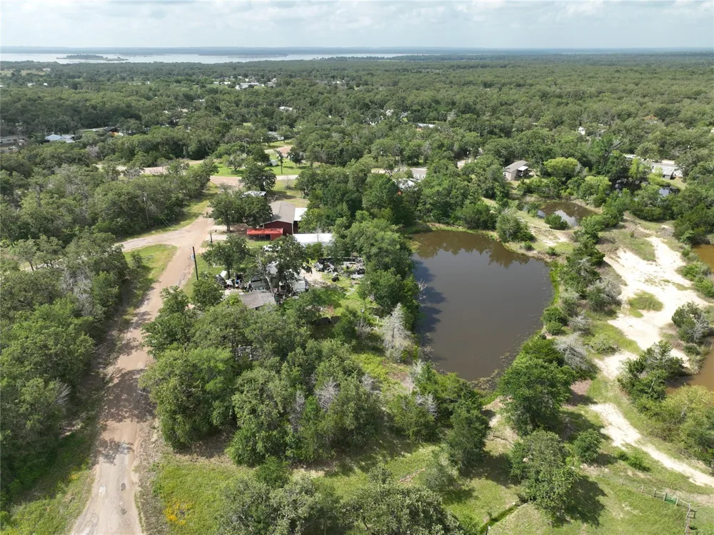 125 Lakeview Loop Somerville, TX 77879