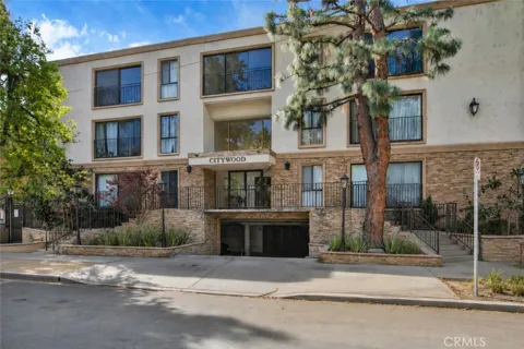 15344 Weddington Street #102