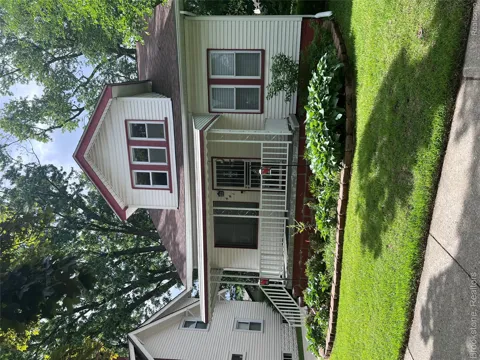 441 W Troy Street