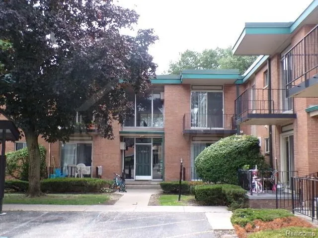 1880 Axtell Drive #6 Troy City, MI 48084