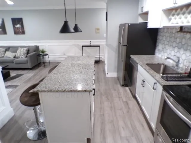 1880 Axtell Drive #6 Troy City, MI 48084
