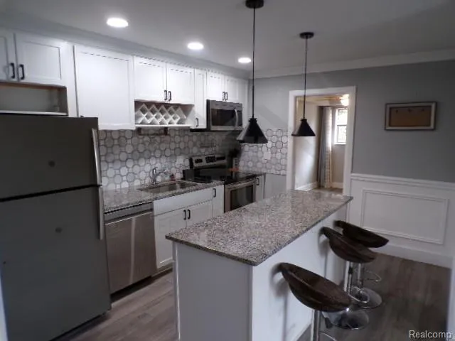 1880 Axtell Drive #6 Troy City, MI 48084