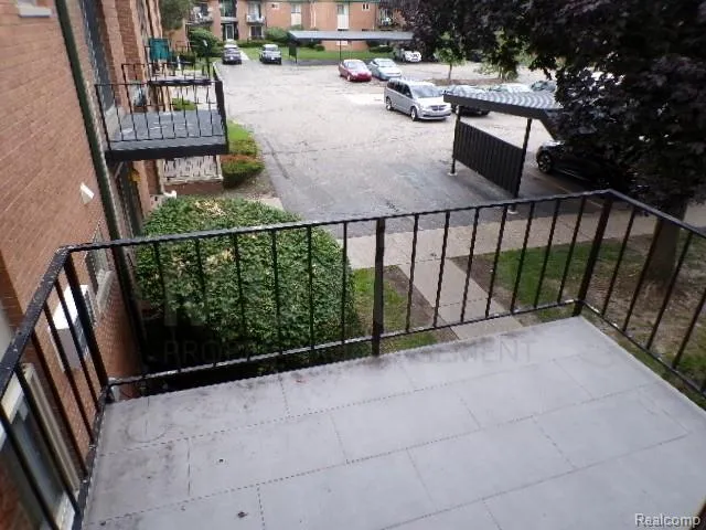1880 Axtell Drive #6 Troy City, MI 48084
