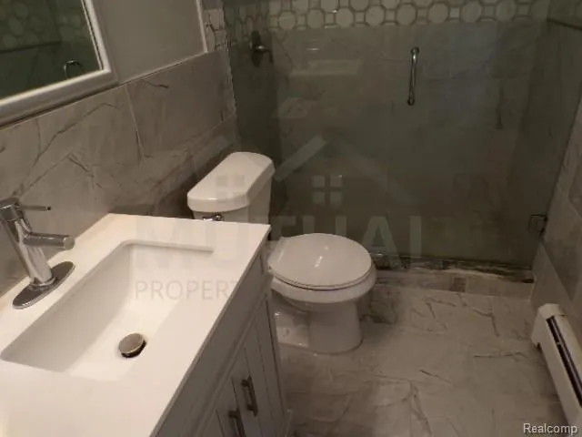 1880 Axtell Drive #6 Troy City, MI 48084