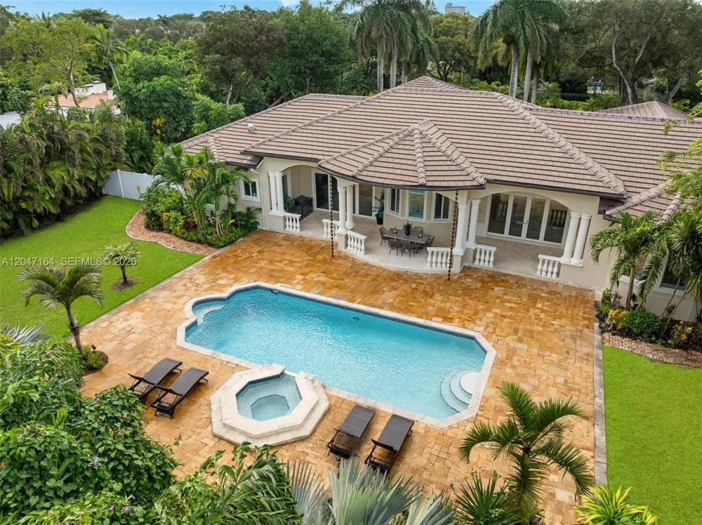 6890 SW 94th St Pinecrest, FL 33156