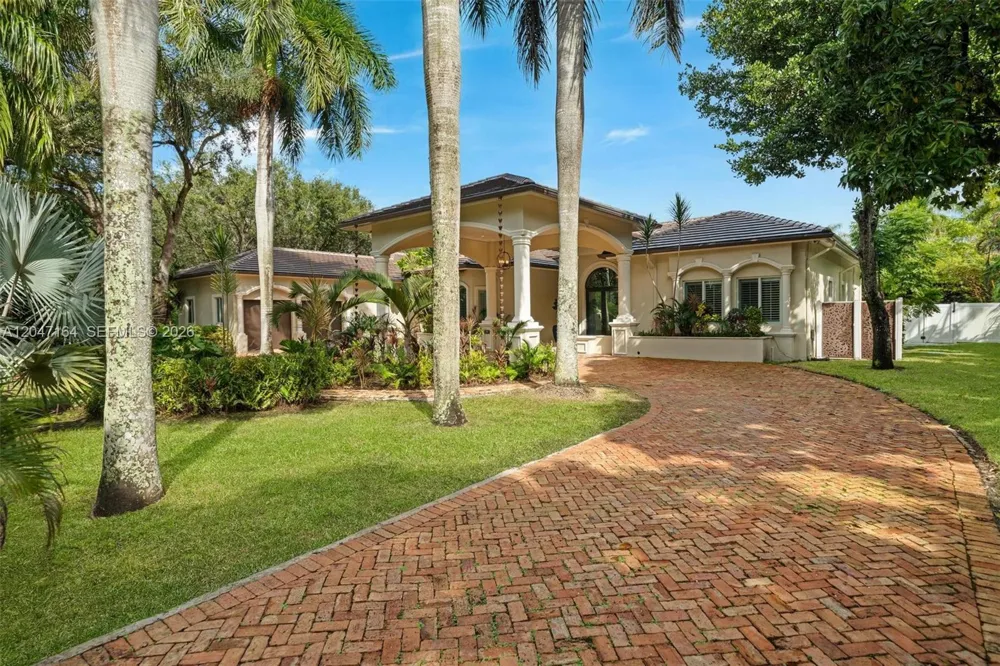 6890 SW 94th St Pinecrest, FL 33156