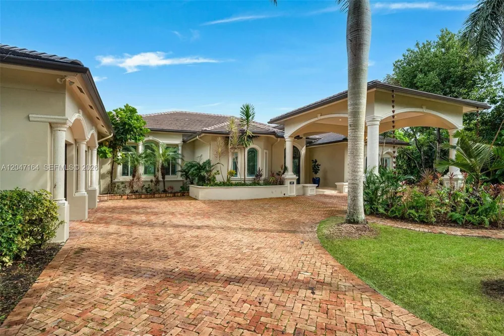 6890 SW 94th St Pinecrest, FL 33156