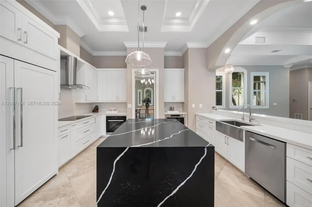 6890 SW 94th St Pinecrest, FL 33156