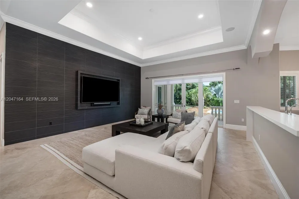 6890 SW 94th St Pinecrest, FL 33156
