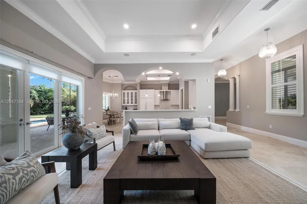 6890 SW 94th St Pinecrest, FL 33156