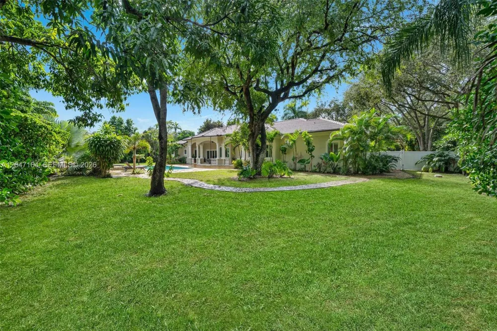 6890 SW 94th St Pinecrest, FL 33156
