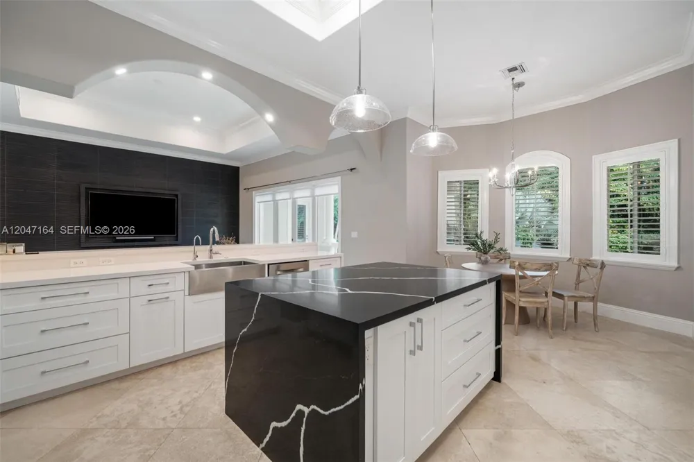 6890 SW 94th St Pinecrest, FL 33156