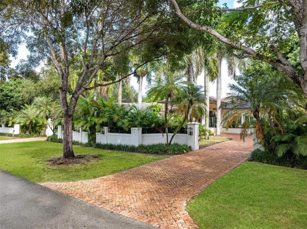 6890 SW 94th St Pinecrest, FL 33156
