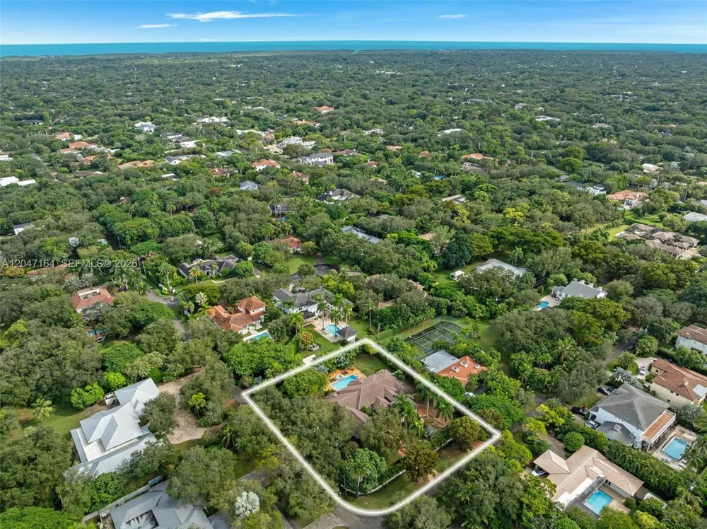 6890 SW 94th St Pinecrest, FL 33156