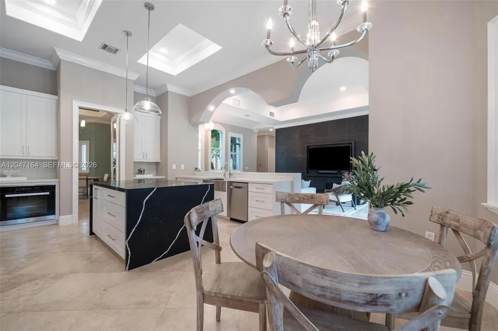 6890 SW 94th St Pinecrest, FL 33156