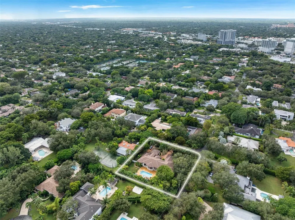 6890 SW 94th St Pinecrest, FL 33156