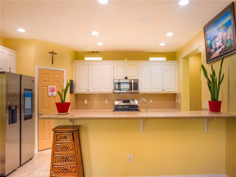 588 Athena Carson, CA 90745