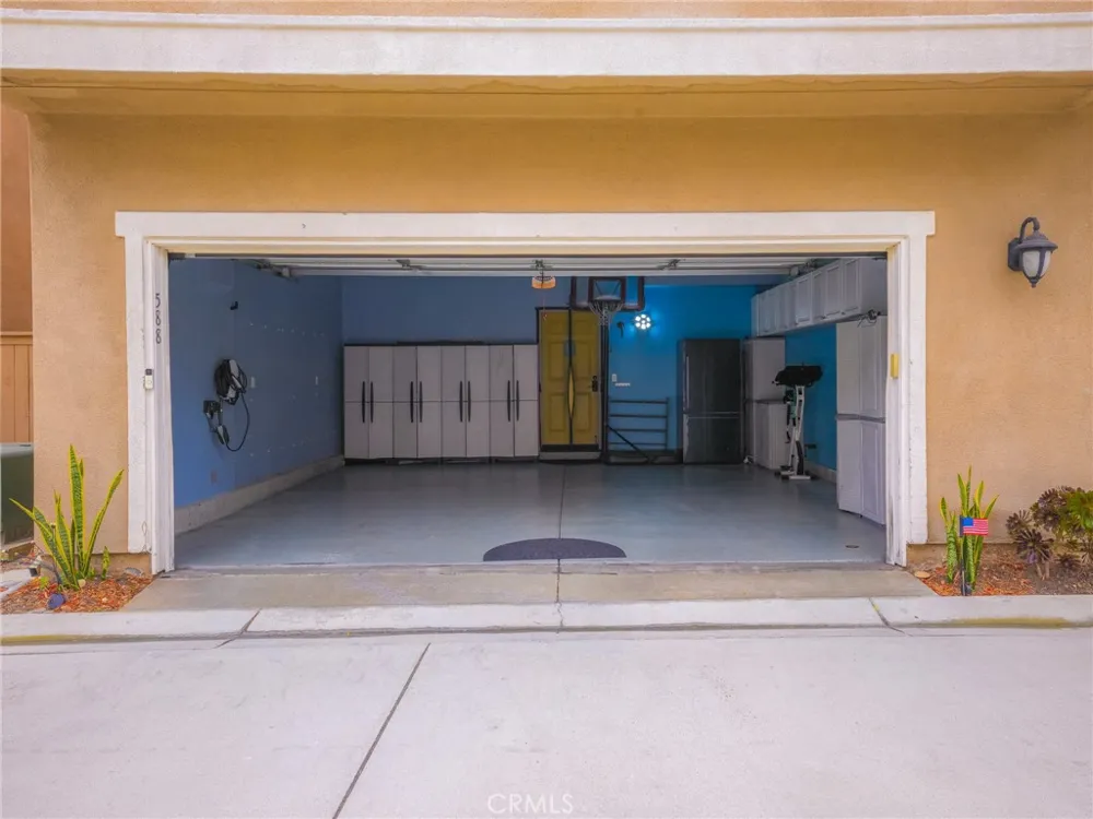 588 Athena Carson, CA 90745