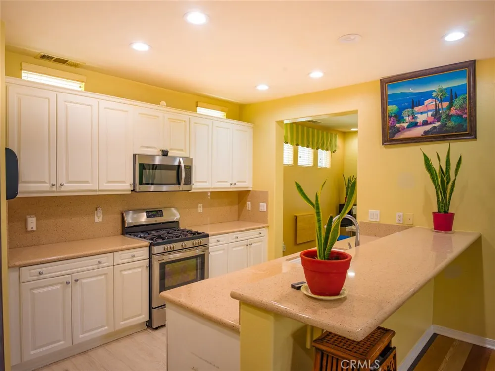 588 Athena Carson, CA 90745