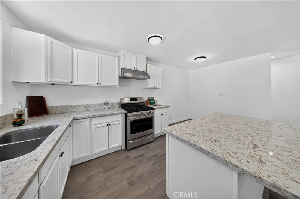 9959 Wisner San Fernando, CA 91345