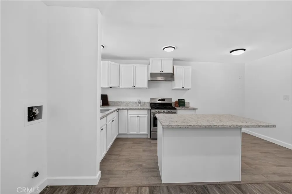 9959 Wisner San Fernando, CA 91345