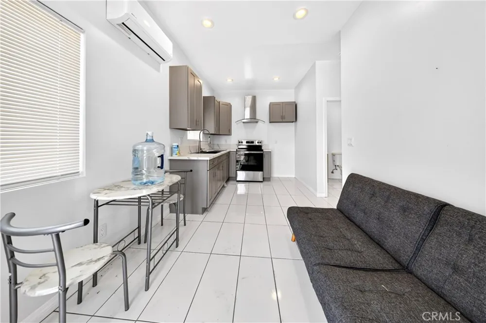 9959 Wisner San Fernando, CA 91345