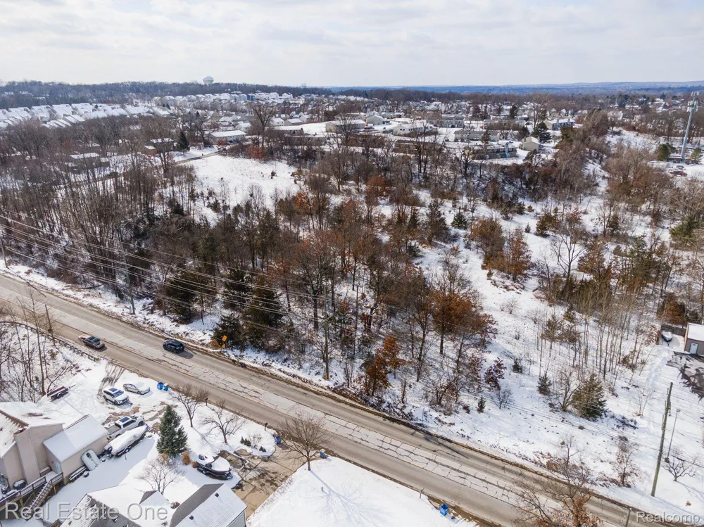 Williams Lake Rd. White Lake Charter Township, MI 48386