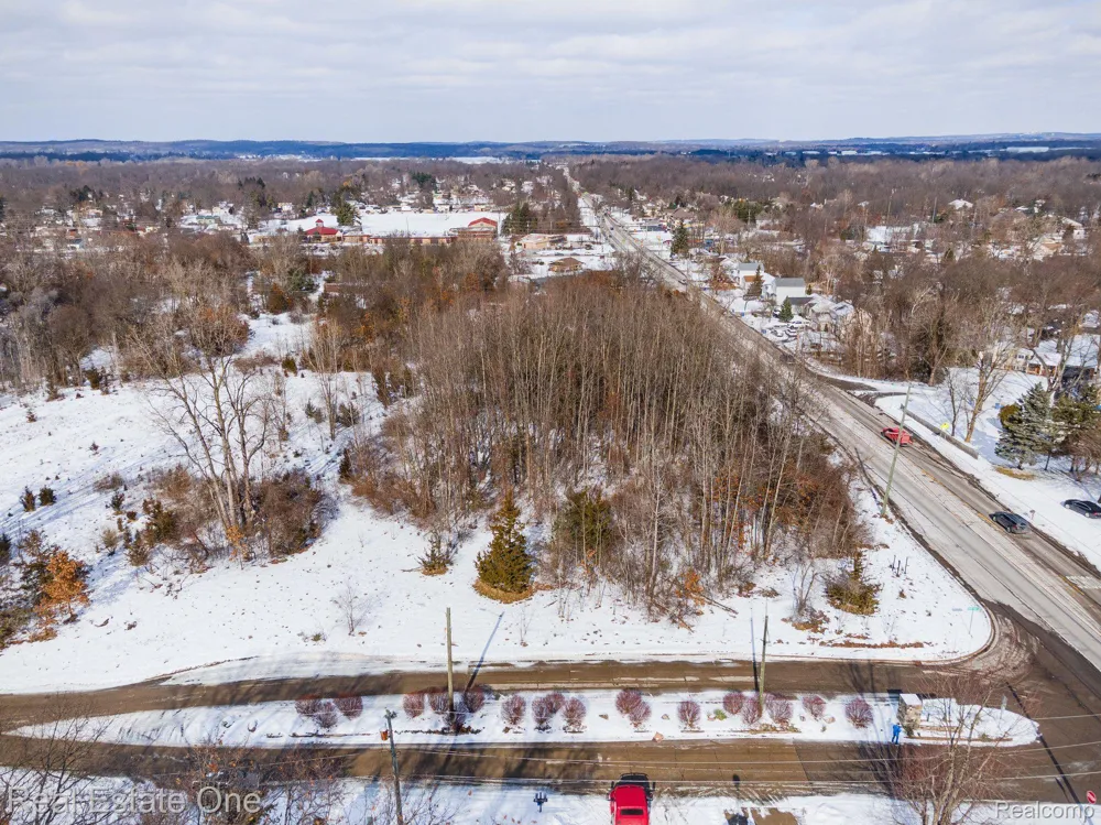 Williams Lake Rd. White Lake Charter Township, MI 48386
