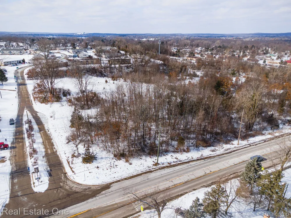 Williams Lake Rd. White Lake Charter Township, MI 48386