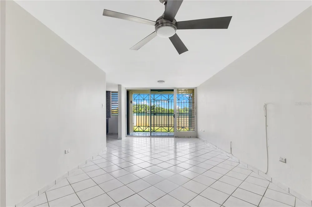 AVE. TRIOVEGABAJEÑO COND. TORRE VISTA #APT. 1504 Vega Baja, PR 00693