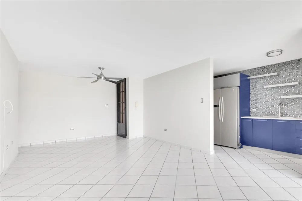 AVE. TRIOVEGABAJEÑO COND. TORRE VISTA #APT. 1504 Vega Baja, PR 00693