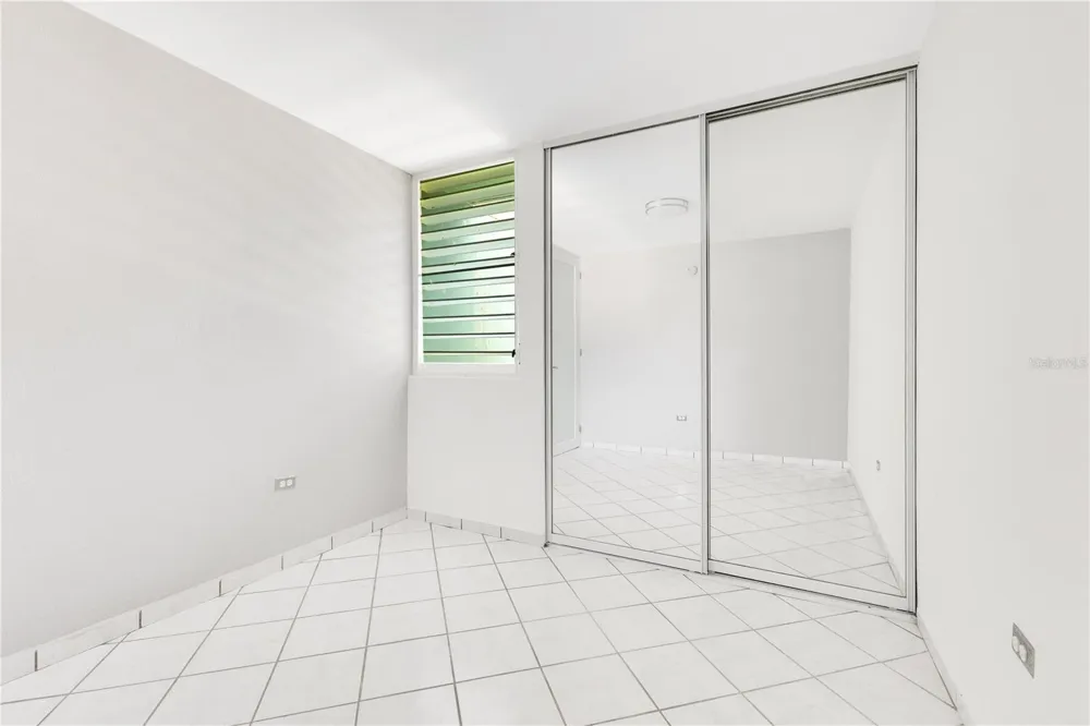 AVE. TRIOVEGABAJEÑO COND. TORRE VISTA #APT. 1504 Vega Baja, PR 00693