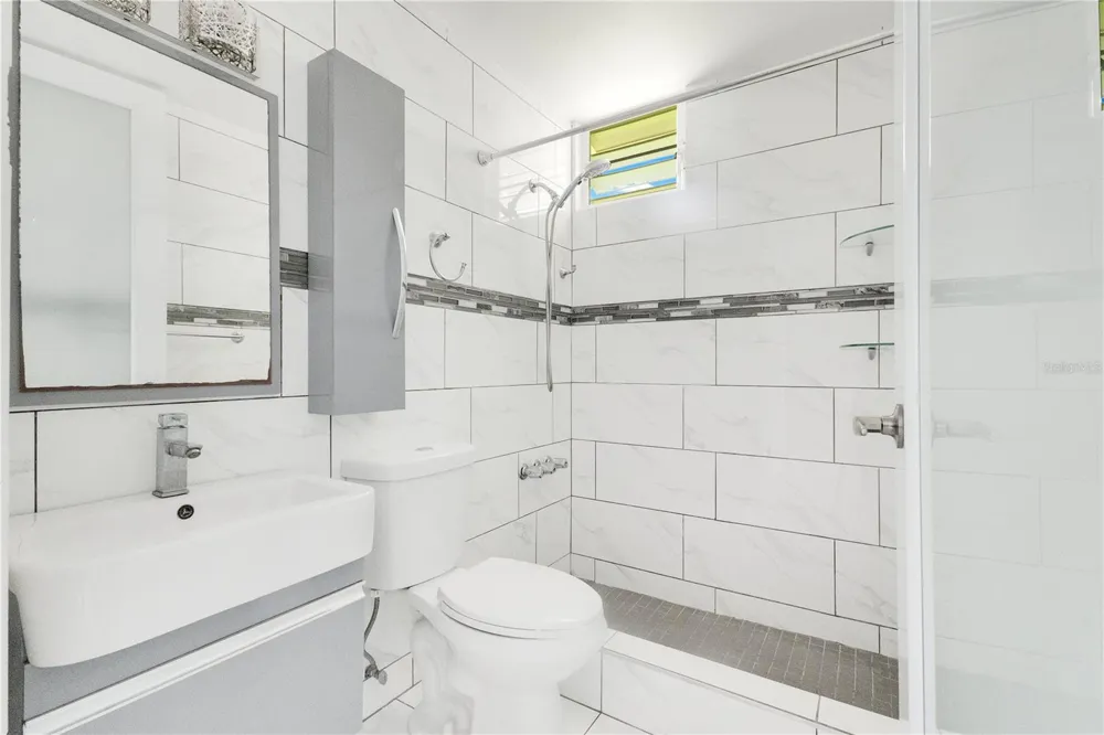 AVE. TRIOVEGABAJEÑO COND. TORRE VISTA #APT. 1504 Vega Baja, PR 00693