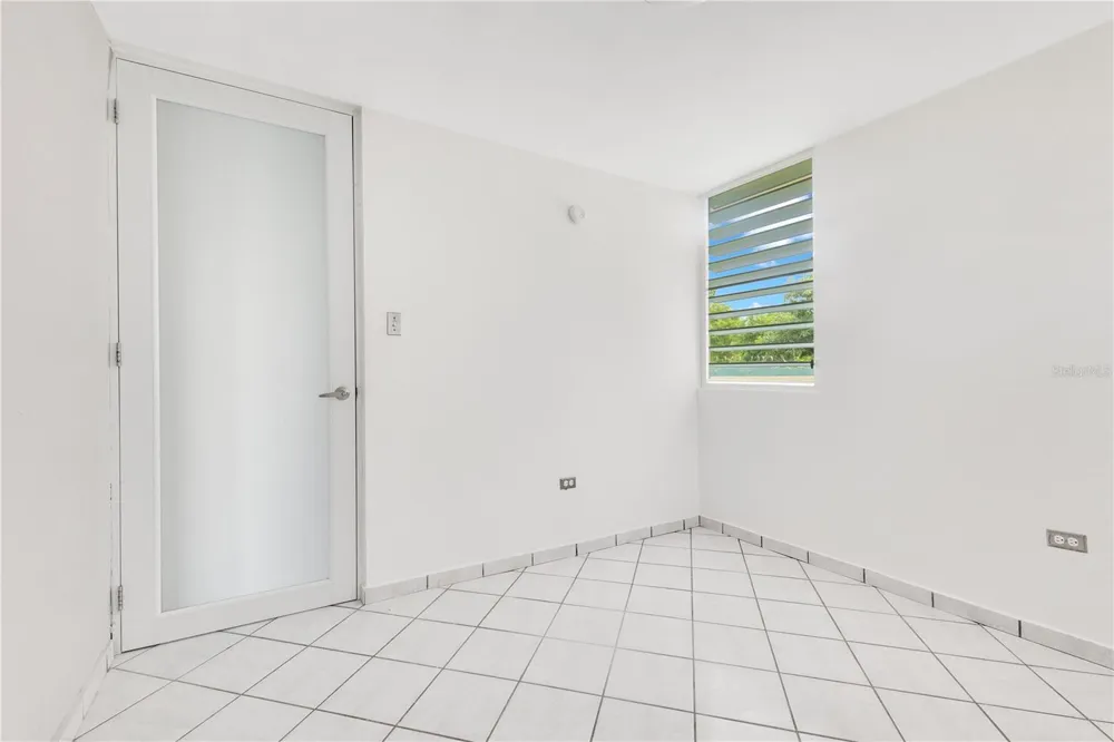 AVE. TRIOVEGABAJEÑO COND. TORRE VISTA #APT. 1504 Vega Baja, PR 00693