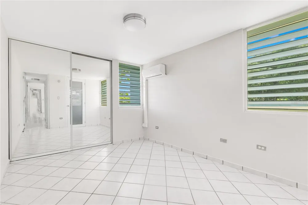 AVE. TRIOVEGABAJEÑO COND. TORRE VISTA #APT. 1504 Vega Baja, PR 00693